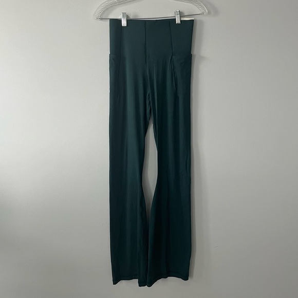 bnwt aerie offline real me xtra bootcut dark green yoga leggings with pockets - Picture 7 of 7